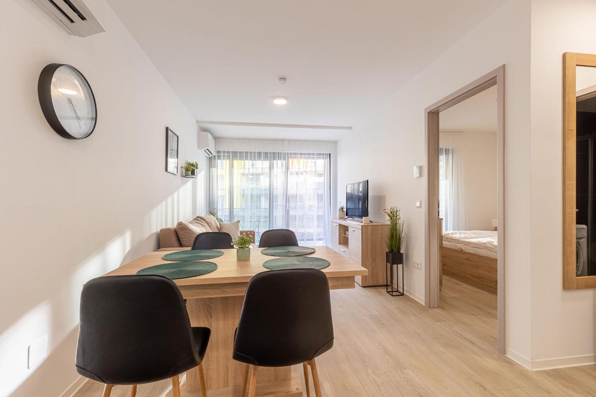 Casa Romana Apartmanok Siofok By Bltn Zewnętrze zdjęcie
