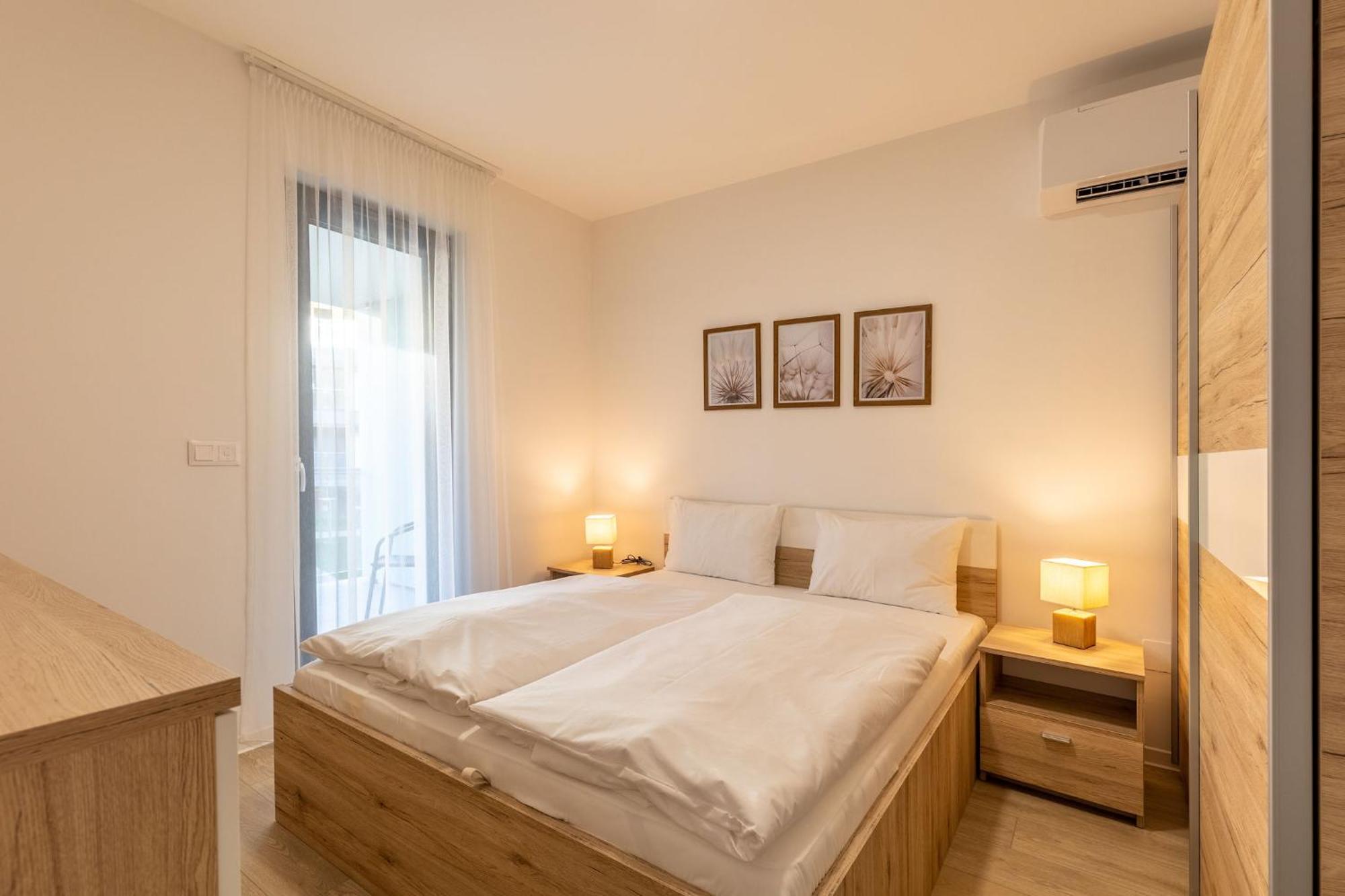Casa Romana Apartmanok Siofok By Bltn Zewnętrze zdjęcie