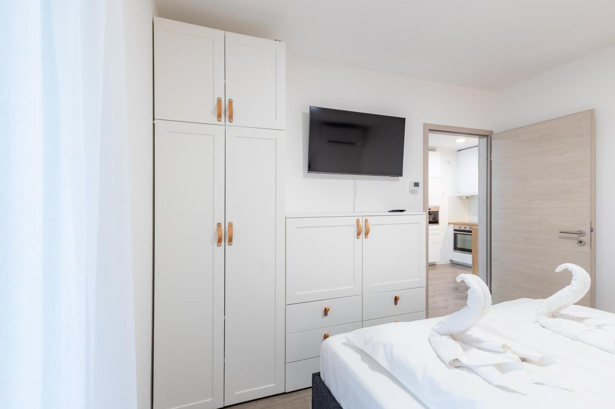 Casa Romana Apartmanok Siofok By Bltn Zewnętrze zdjęcie