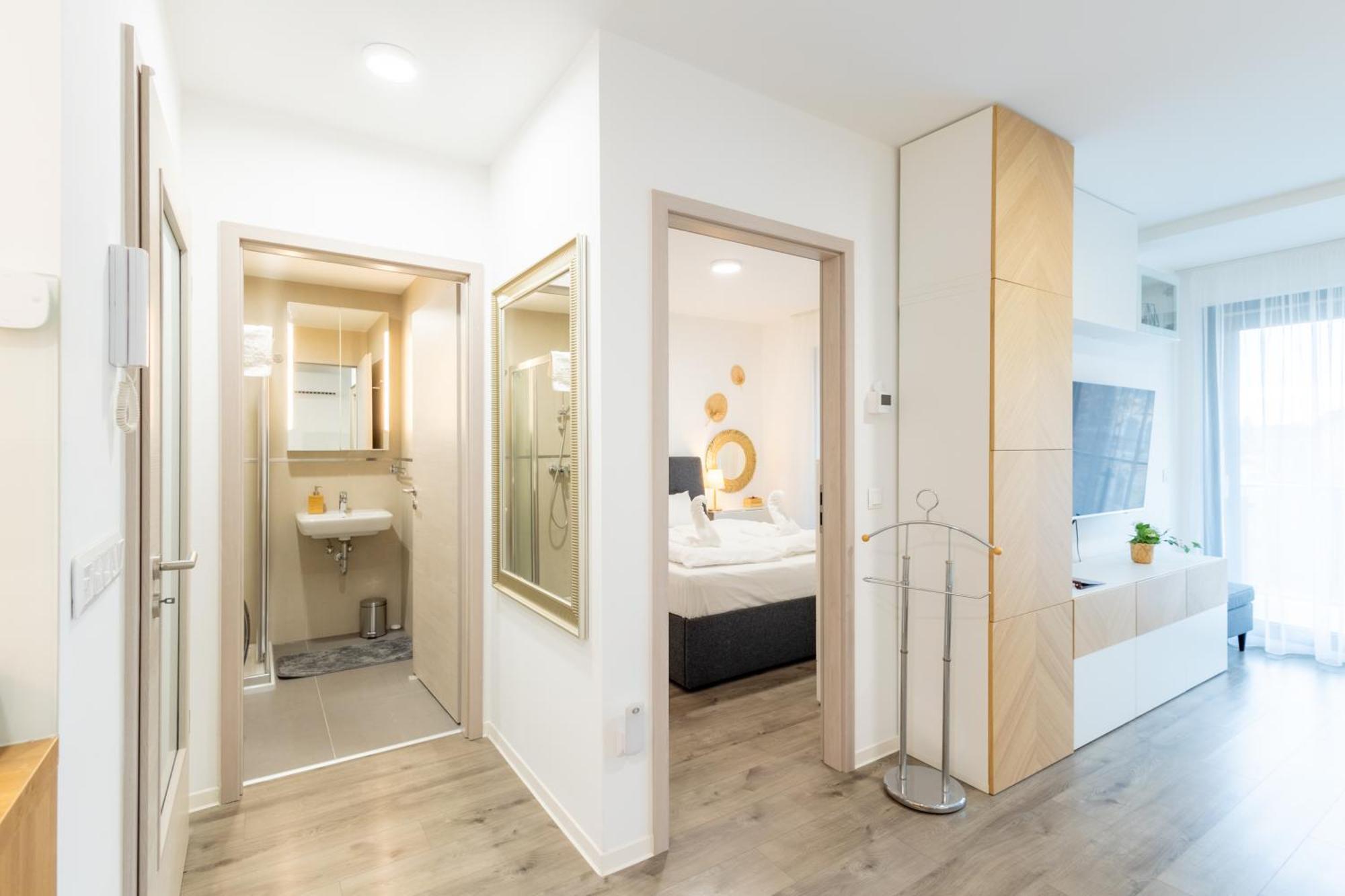 Casa Romana Apartmanok Siofok By Bltn Zewnętrze zdjęcie