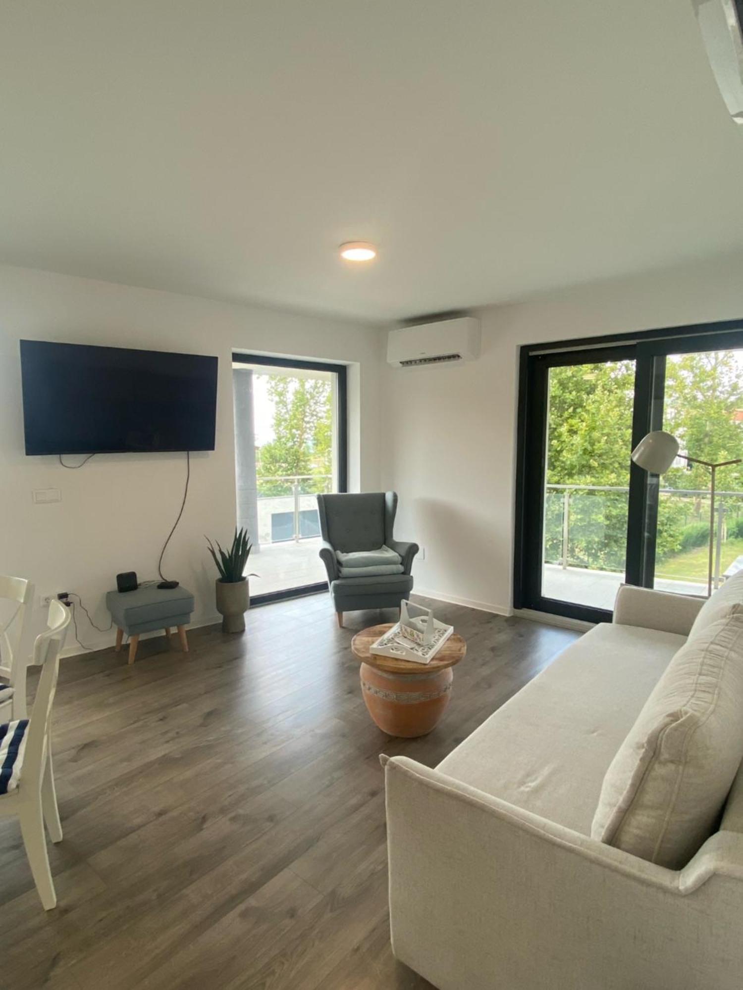 Casa Romana Apartmanok Siofok By Bltn Zewnętrze zdjęcie